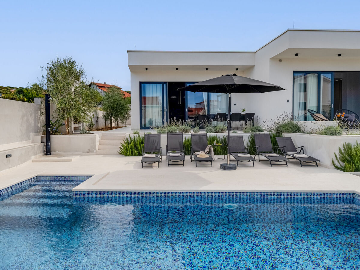 Villa Inizio Brodarica : 4 chambres, piscine privée - Photo 13
