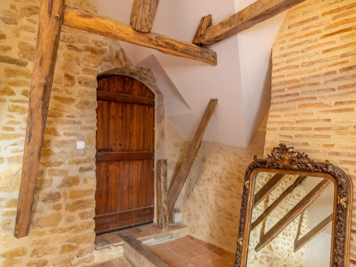 Maison 15ème siècle à Huillé, 2 ch, jardin, cheminée - Photo 10