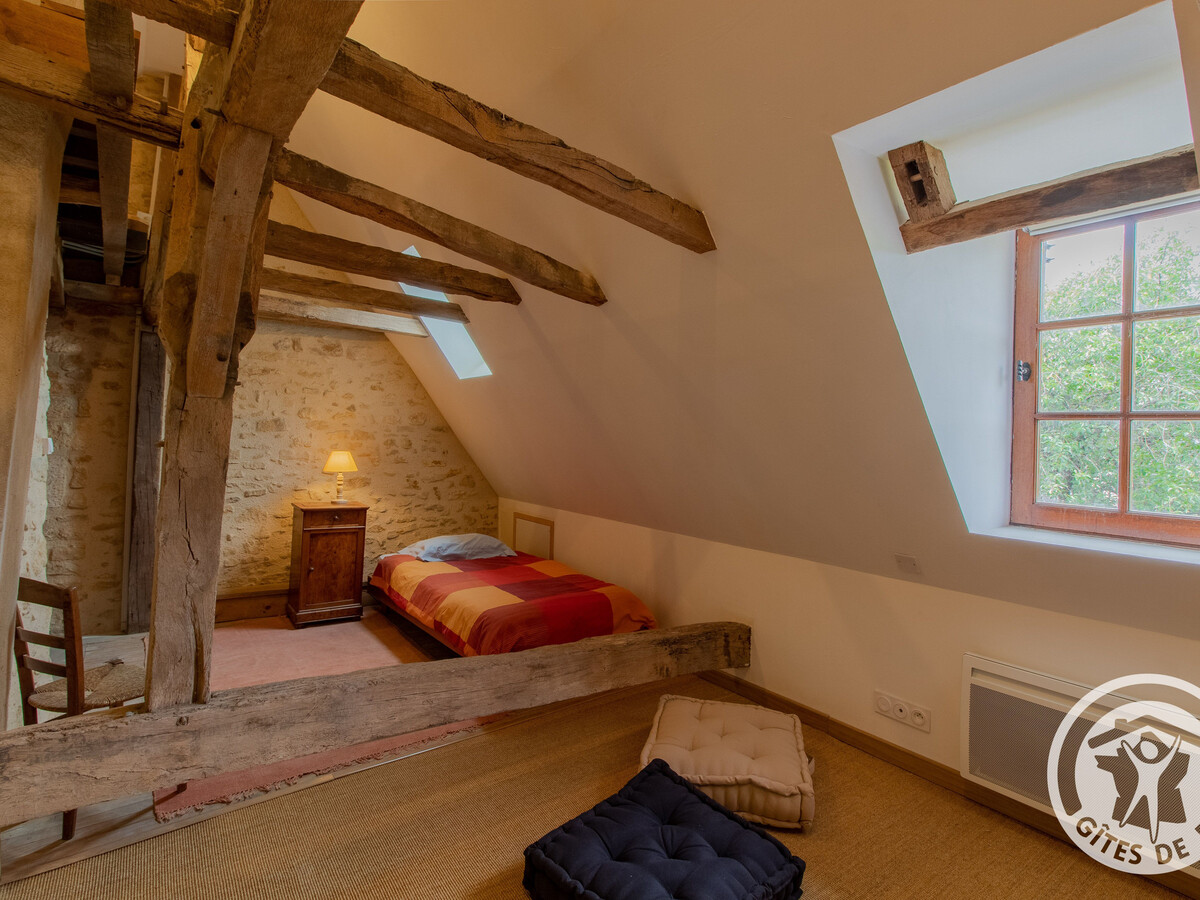 Maison 15ème siècle à Huillé, 2 ch, jardin, cheminée - Photo 13