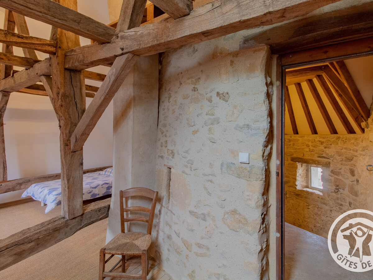 Maison 15ème siècle à Huillé, 2 ch, jardin, cheminée - Photo 15
