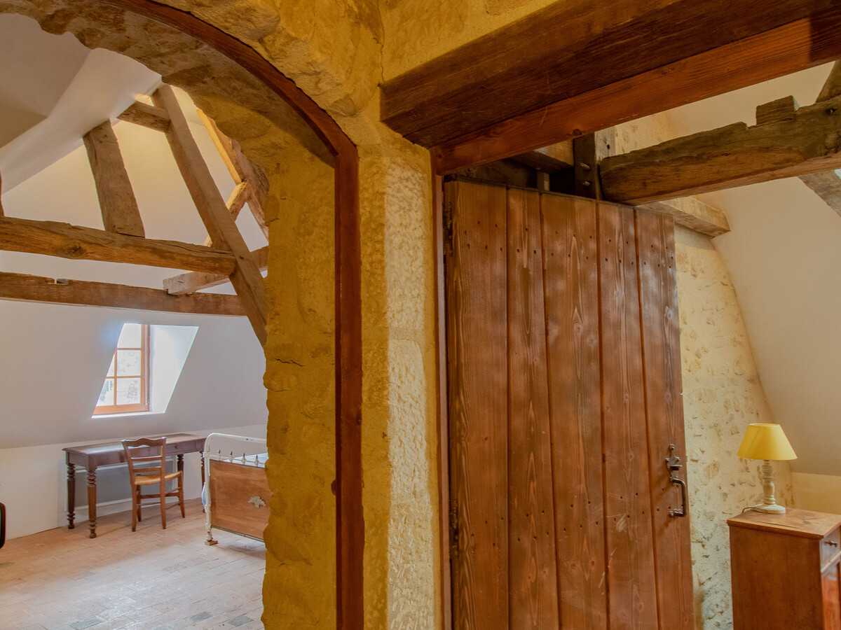 Maison 15ème siècle à Huillé, 2 ch, jardin, cheminée - Photo 16