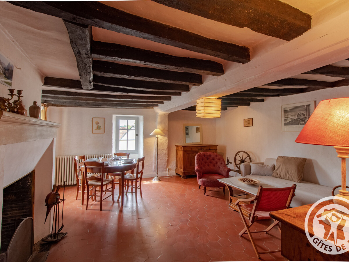 Maison 15ème siècle à Huillé, 2 ch, jardin, cheminée - Photo 18