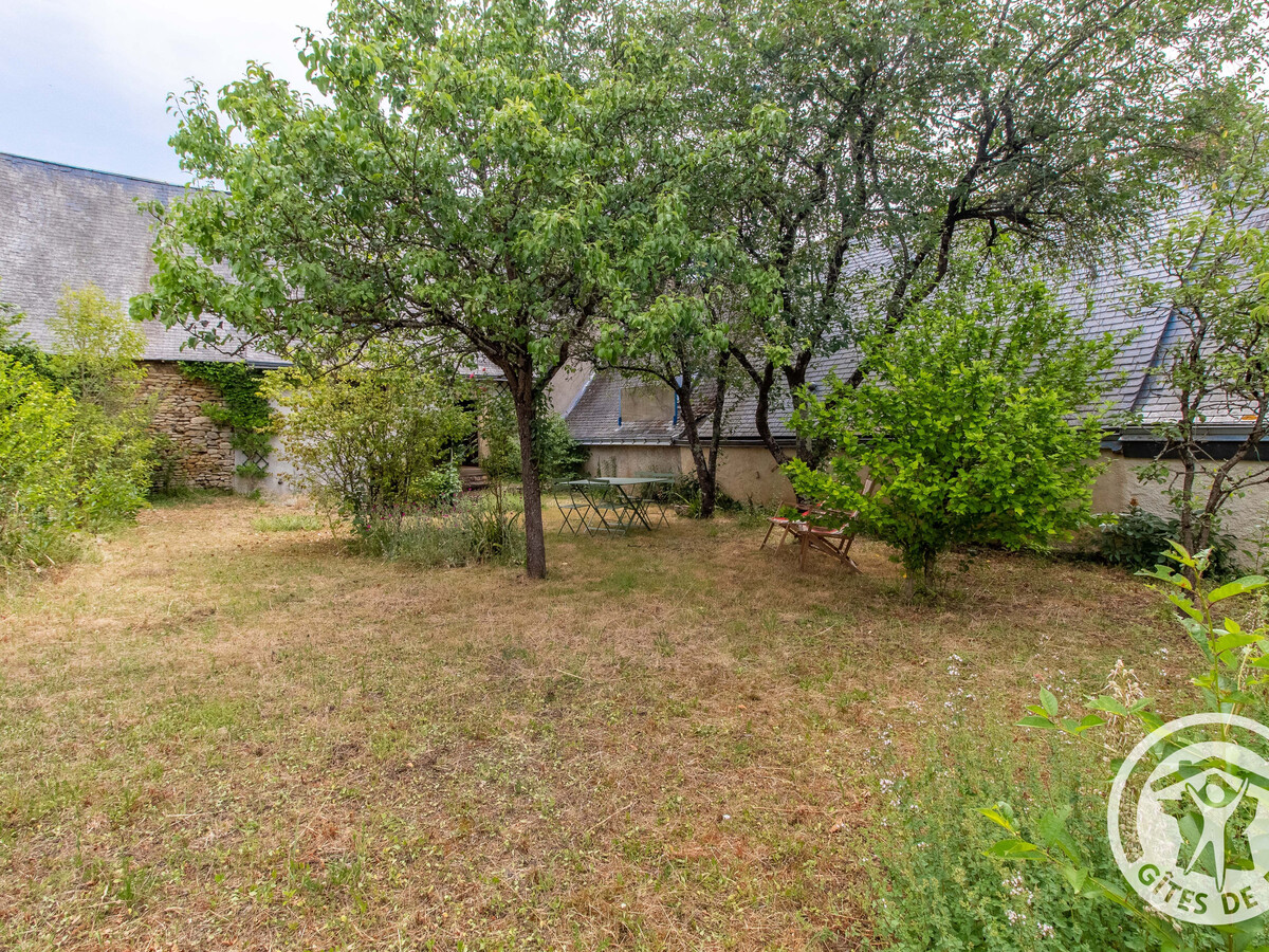 Maison 15ème siècle à Huillé, 2 ch, jardin, cheminée - Photo 23
