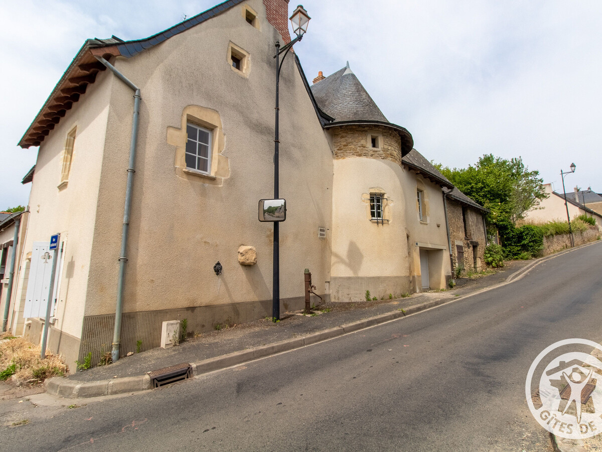 Maison 15ème siècle à Huillé, 2 ch, jardin, cheminée - Photo 25