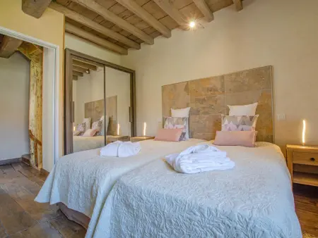 Charmant gîte en pierres, cœur vignoble, 2 chambres, cour privée, tout inclus, proche Troyes & Nigloland - Photo 1