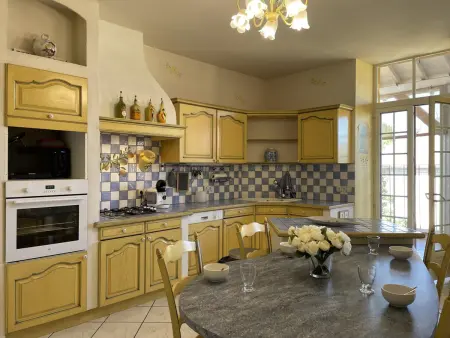 Belle maison bourbonnaise du 18e siècl au cœur d'un village pittoresque avec jardin - Photo 2