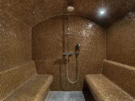 Chalet de Luxe à Val d'Isère avec Jacuzzi et Hammam - Photo 4