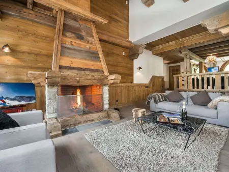 Chalet de luxe à Val-d'Isère avec accès direct aux pistes, 5 chambres, parking - Photo 1
