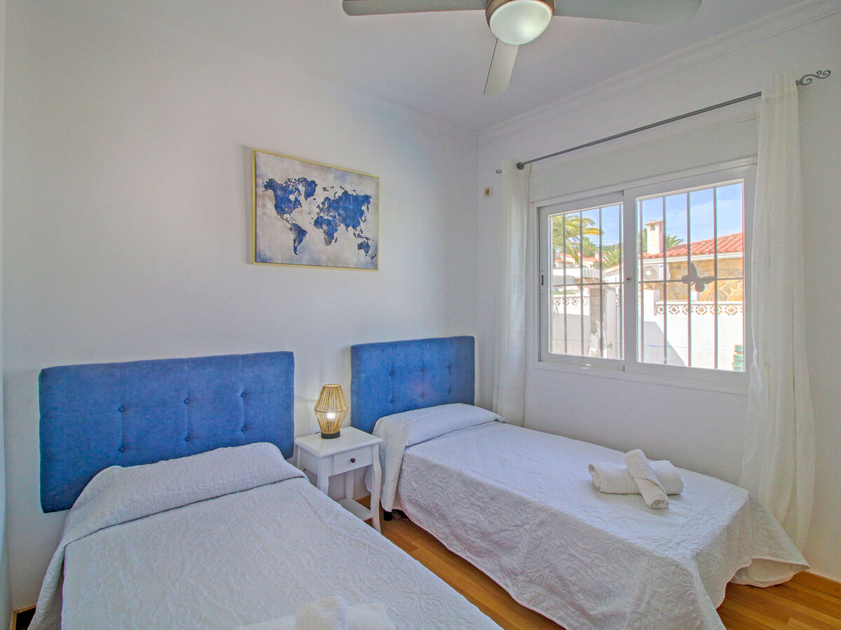 Villa Claudia à Calpe – piscine privée et vue sur la ville - Photo 9