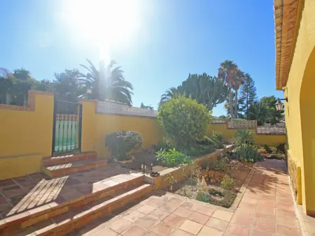 Villa Jardin à Calpe – piscine privée et terrain 817 m² : photo 23
