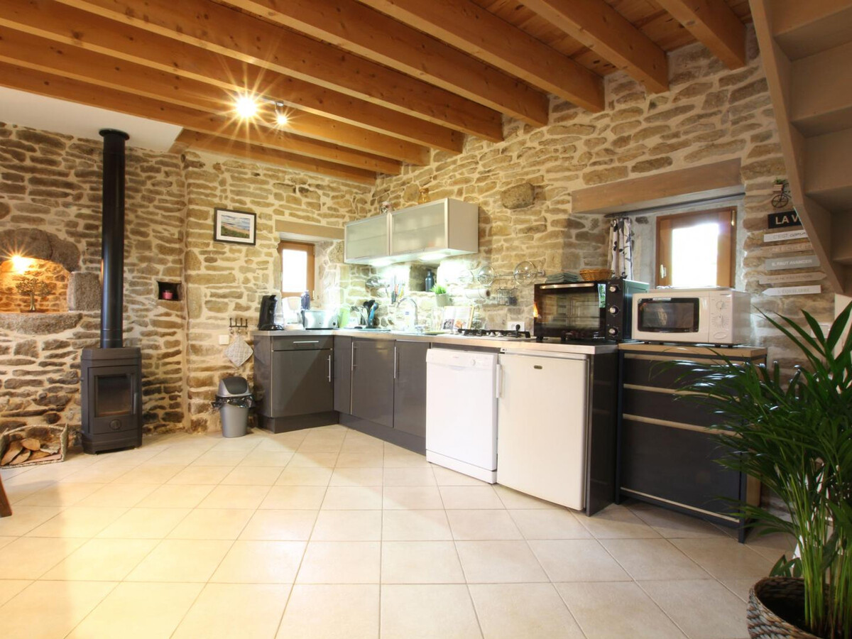 Gîte en pierre du Cotentin, jardin clos et terrasse couverte - Photo 3