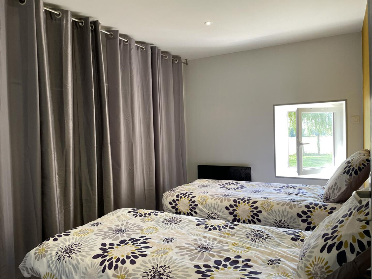 Ferme rénovée avec étang privé à Isle-et-Bardais - Photo 11