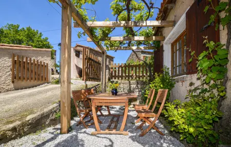 Maison en pierre Corse, vue vallonnée à 5 km de la mer : photo 2