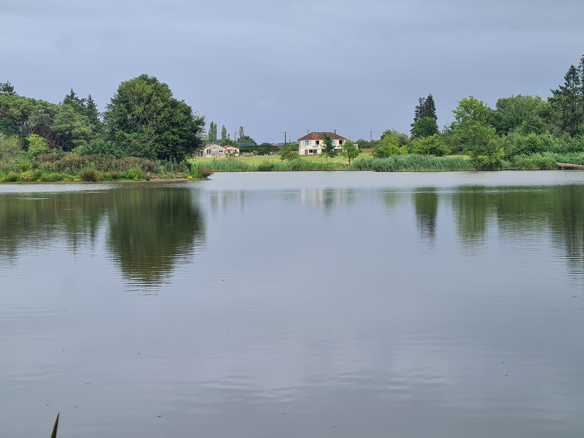 Gîte 14 pers. à Bélâbre : maison, lofts, piscine et étang privé - Photo 4