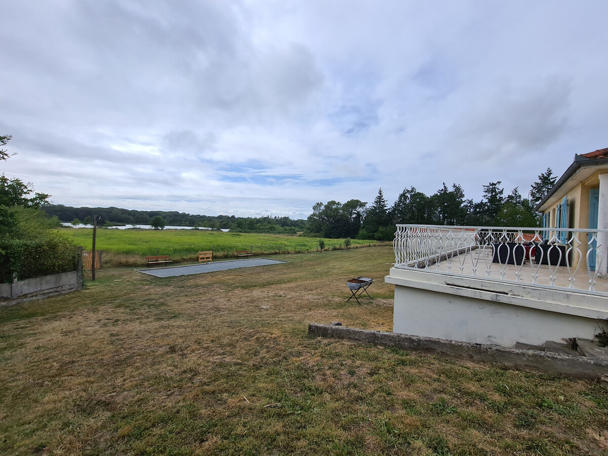 Gîte 14 pers. à Bélâbre : maison, lofts, piscine et étang privé - Photo 10