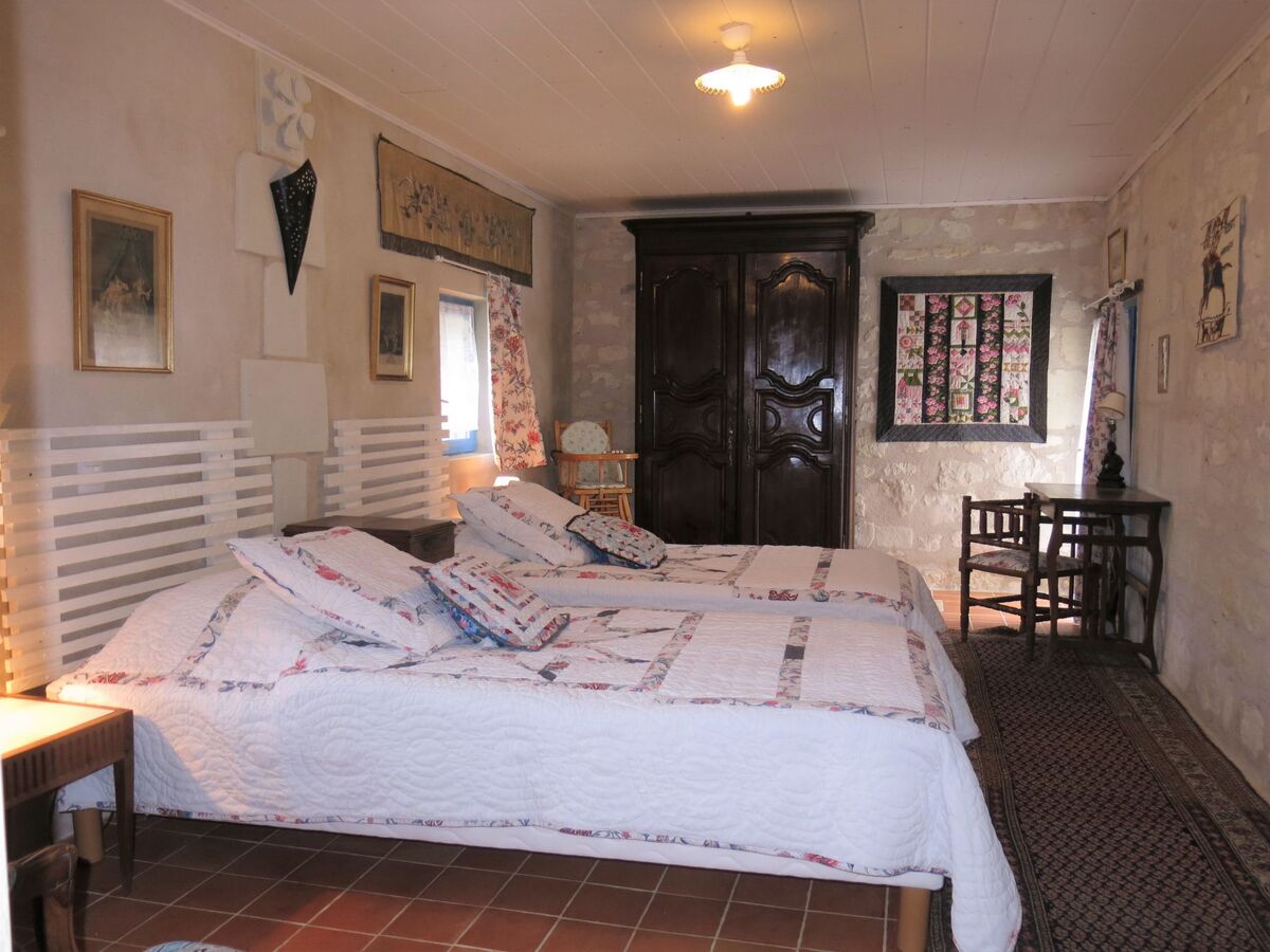 Les Landes du Chinonais, gîte 2 pers. avec poêle - Photo 4