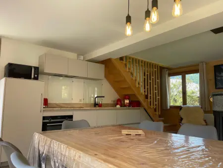 Chalet rénové 105m² pour 8, centre Samoëns, animaux ok - Photo 5