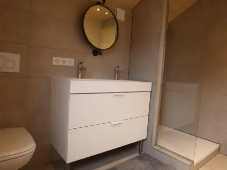 Chalet rénové 105m² pour 8, centre Samoëns, animaux ok - Photo 11