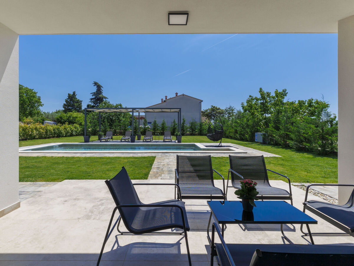 Villa Essea, maison moderne avec piscine chauffée - Photo 2