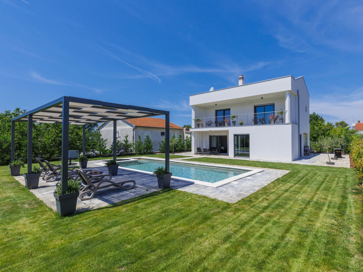 Villa Essea, maison moderne avec piscine chauffée - Photo 7