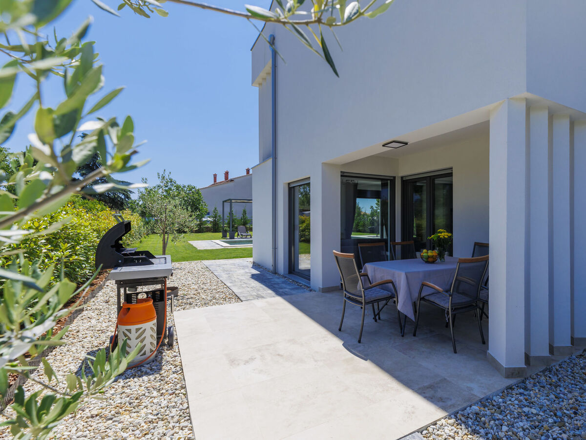 Villa Essea, maison moderne avec piscine chauffée - Photo 9