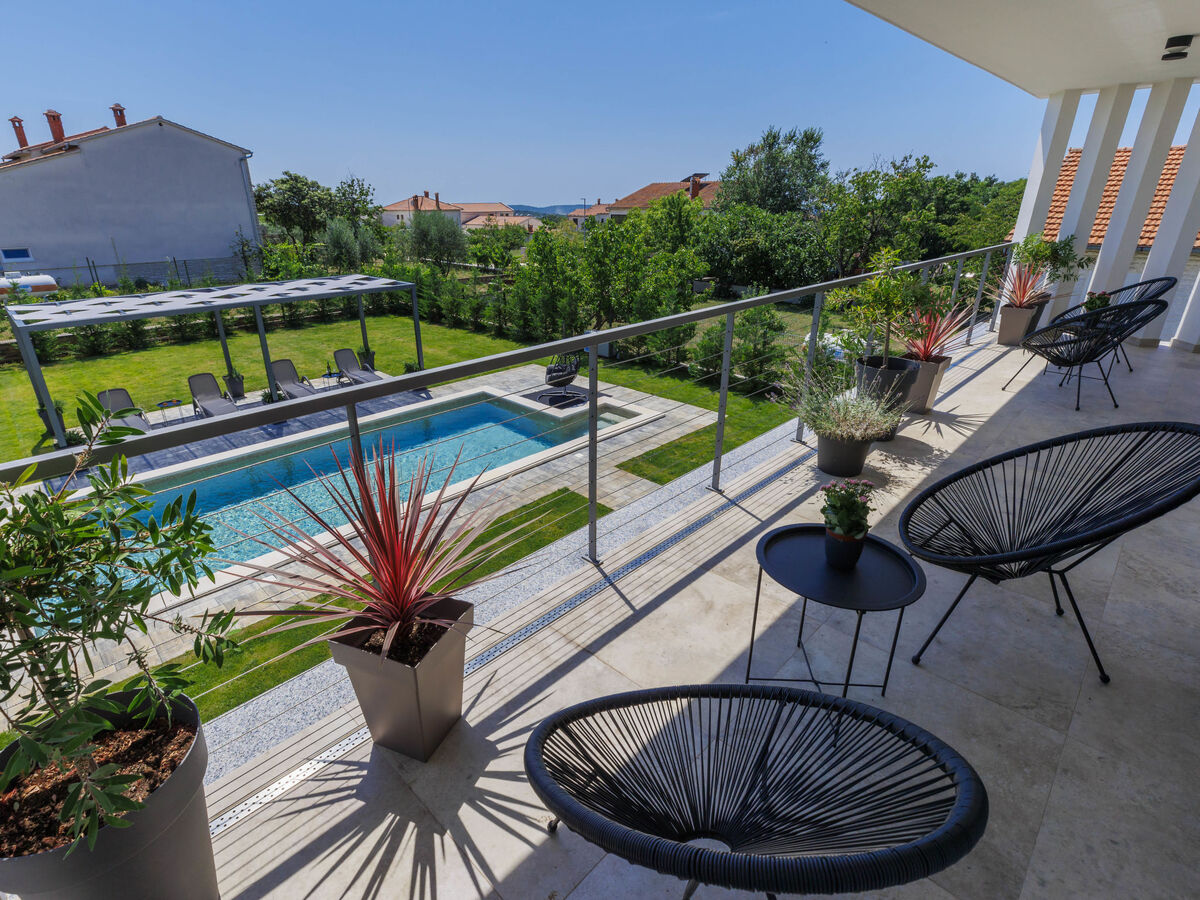 Villa Essea, maison moderne avec piscine chauffée - Photo 18