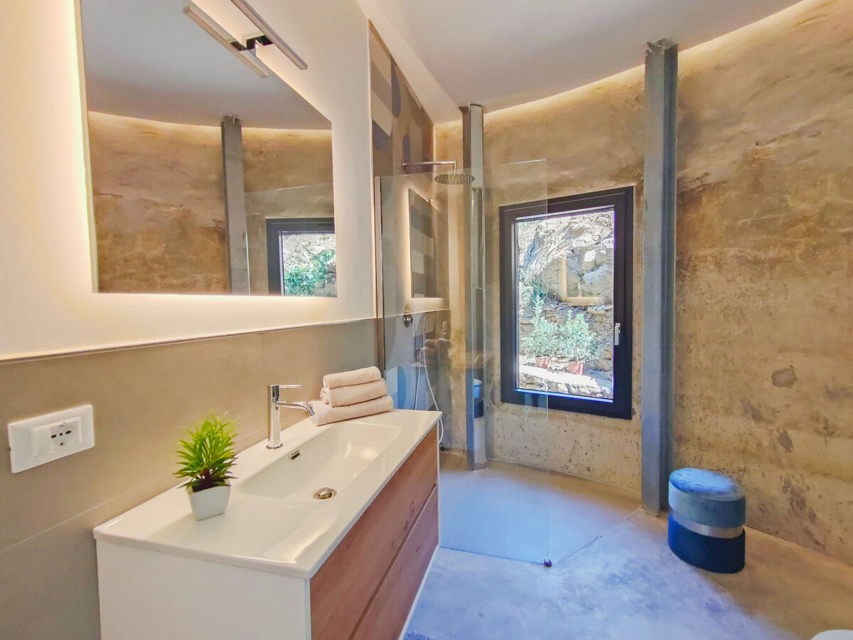 Villa Vasca : loft moderne avec piscine à San Lorenzo - Photo 5