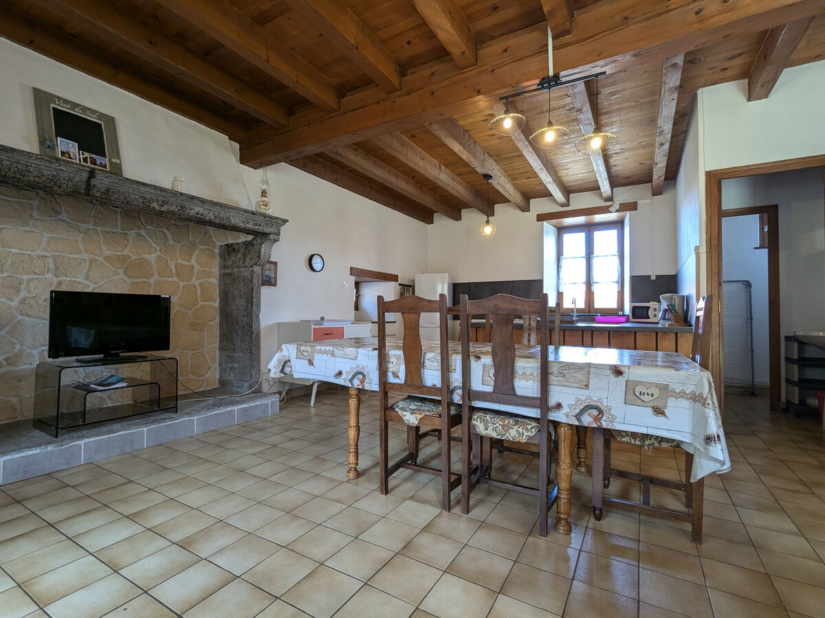 Gîte en pierres 3 chambres avec cour à Pinols - Photo 4