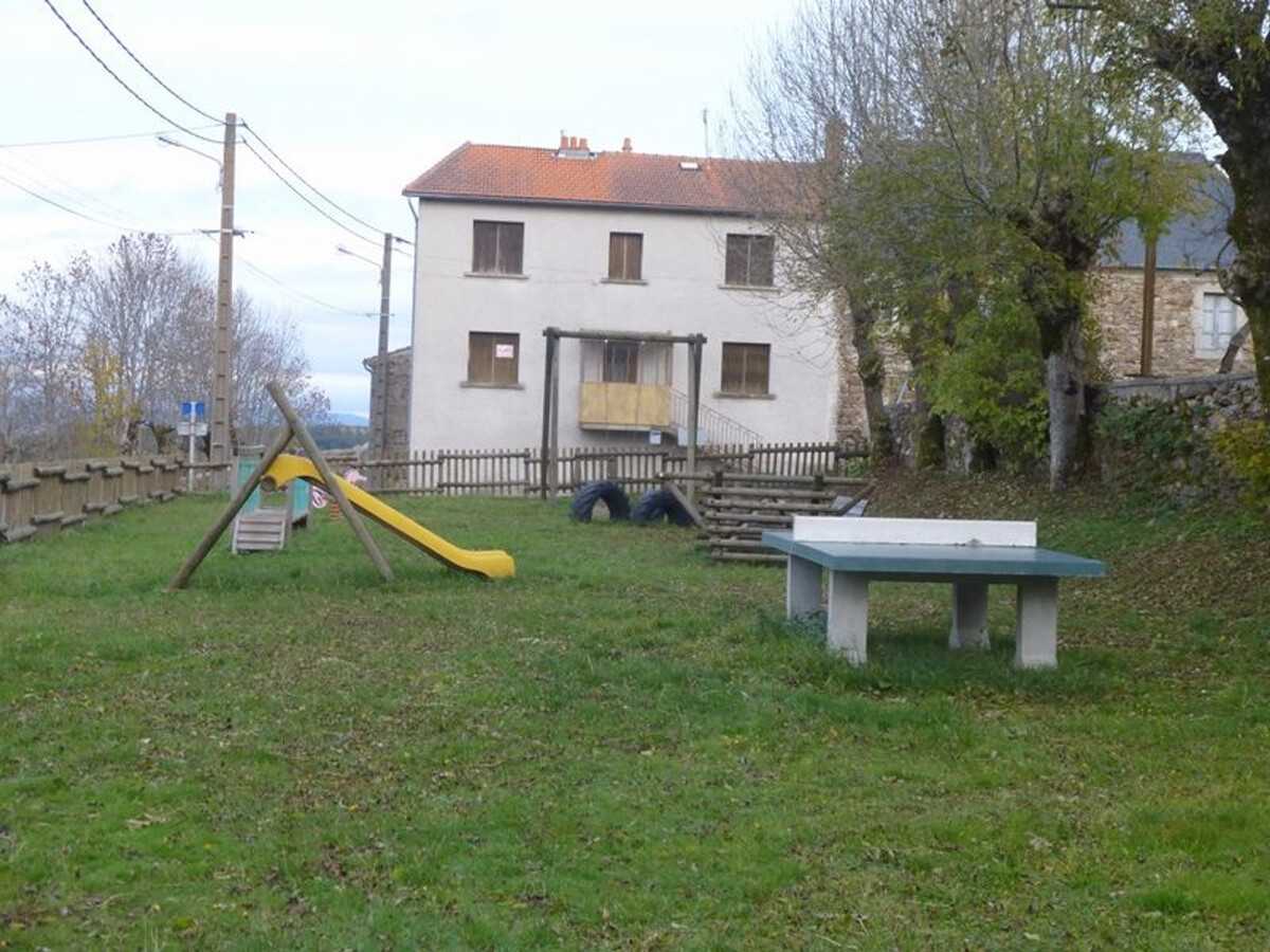 Gîte en pierres 3 chambres avec cour à Pinols - Photo 11