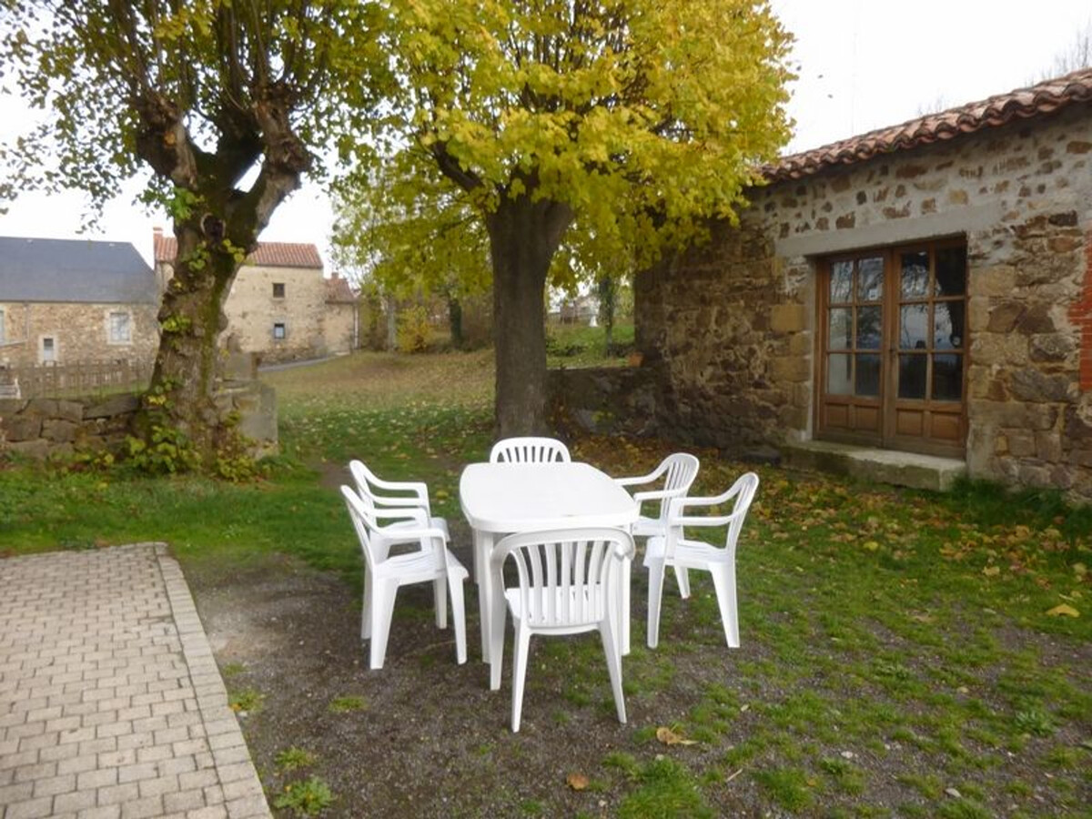 Gîte en pierres 3 chambres avec cour à Pinols - Photo 12