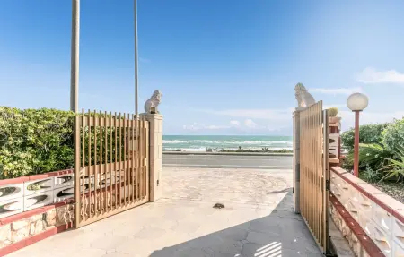 Maison 8 pers. à 20 m de la plage, Santa Maria del Focallo