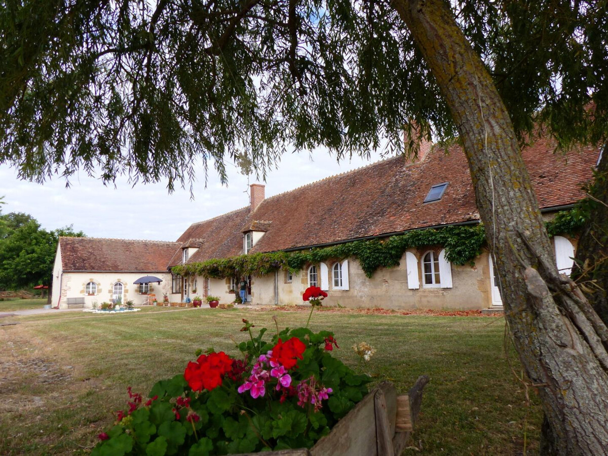 Gîte 10 pers. en ancienne étable restaurée à Lurcy-Lévis - Photo 1