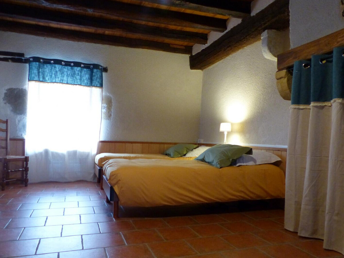 Gîte 10 pers. en ancienne étable restaurée à Lurcy-Lévis - Photo 5