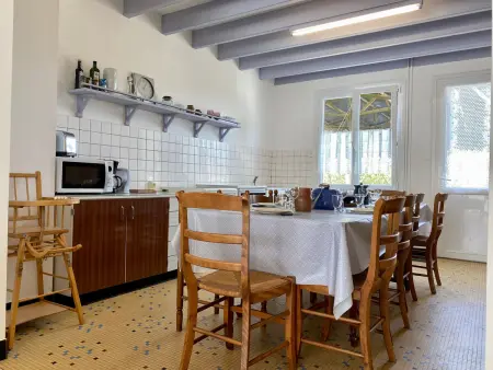 Maison de vacances spacieuse près de la forêt, avec jardin, cheminée, wifi, et équipements de loisirs. - Photo 3