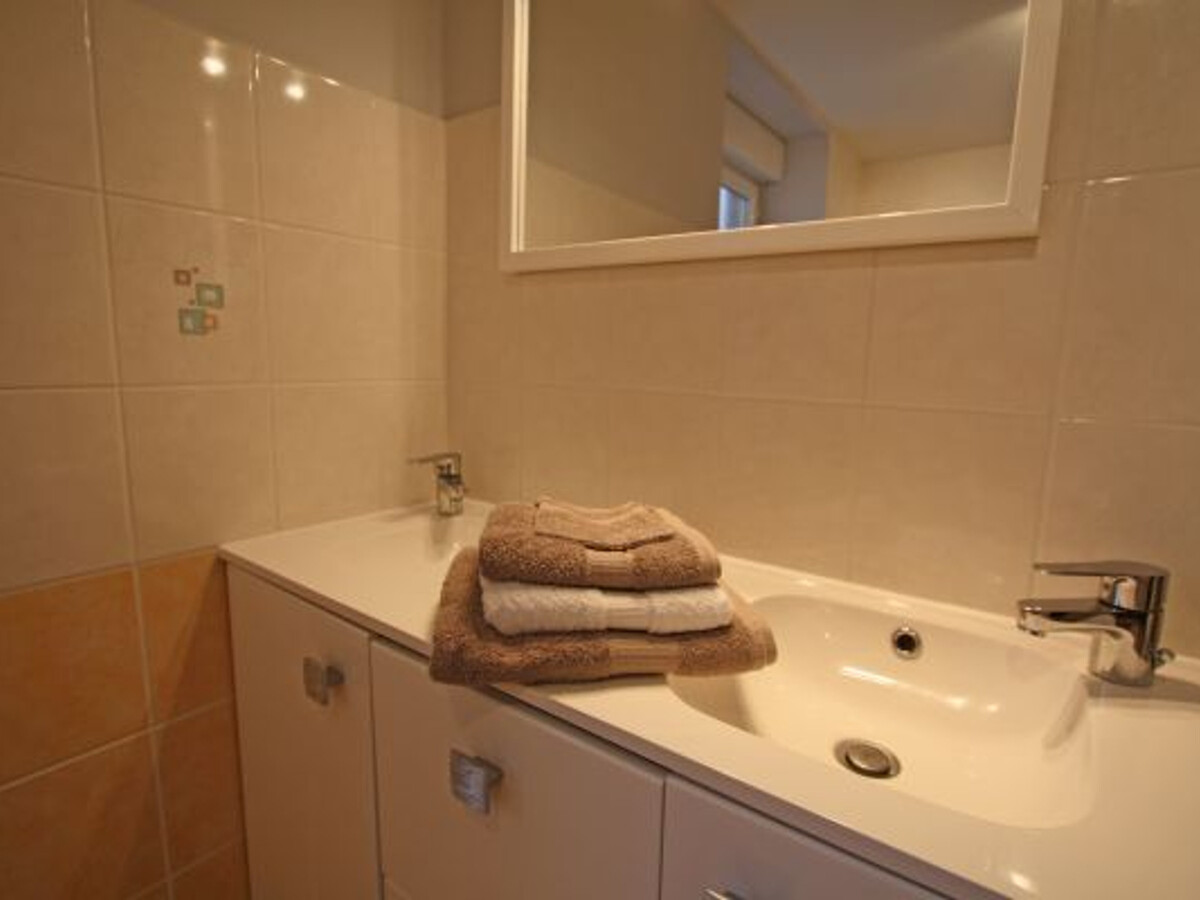 Gîte 190 m² pour 10 personnes, terrain et terrasse à Docelles - Photo 12