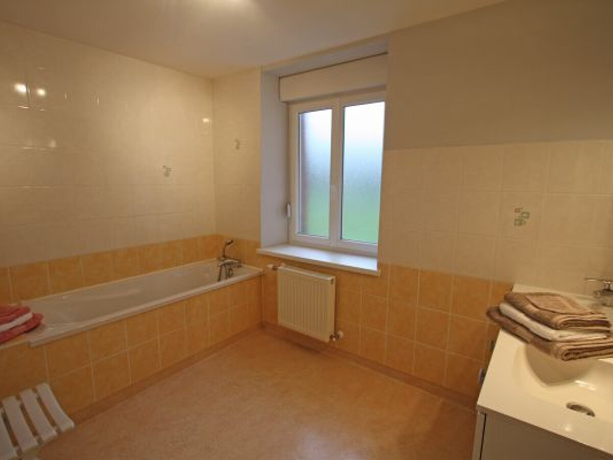 Gîte 190 m² pour 10 personnes, terrain et terrasse à Docelles - Photo 13