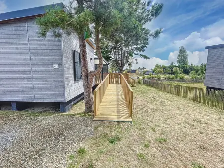 Chalet de standing à Jullouville - 6 couchages, piscine chauffée, proche plage et commerces, Wi-Fi gratuit - Photo 1