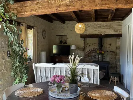 Charmante Maison Bourbonnaise du XVIIIe avec Animaux Acceptés - Photo 5