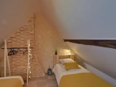 Charmante Maison Bourbonnaise du XVIIIe avec Animaux Acceptés - Photo 9