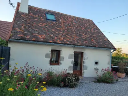 Charmante Maison Bourbonnaise du XVIIIe avec Animaux Acceptés - Photo 12