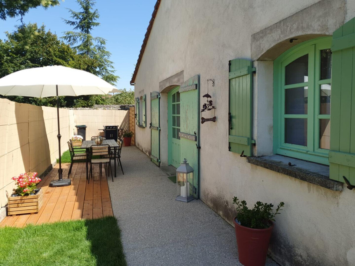 Gîte rénové à Charroux, piscine 4x8m et terrasse - Photo 2