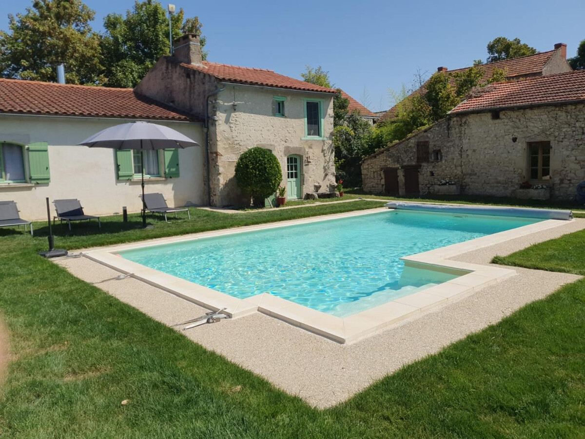 Gîte rénové à Charroux, piscine 4x8m et terrasse - Photo 22