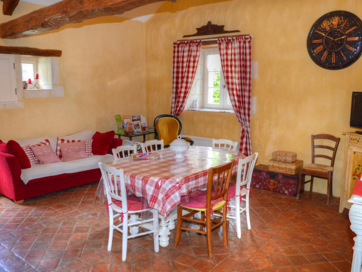 Gîte 17e siècle avec piscine couverte à Draché - Photo 10