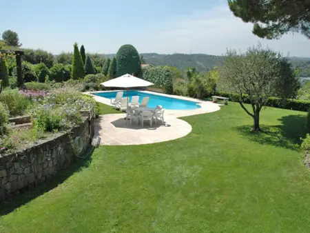 Villa avec piscine privée et jardin de 1400 m² à Valbonne : photo 3