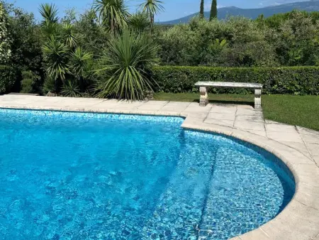 Villa avec piscine privée et jardin de 1400 m² à Valbonne : photo 8