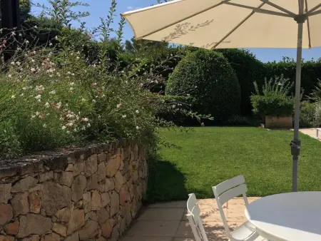 Villa avec piscine privée et jardin de 1400 m² à Valbonne : photo 9