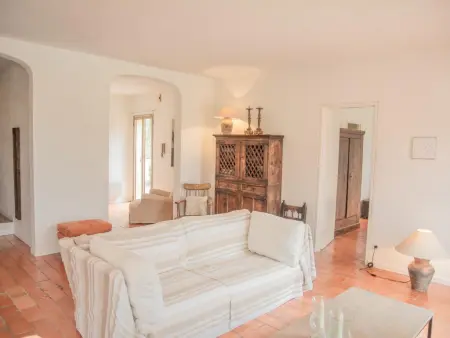 Villa avec piscine privée et jardin de 1400 m² à Valbonne : photo 17
