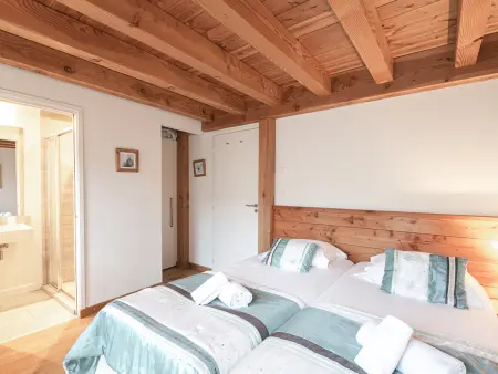 Superbe chalet 4 étoiles 8 pers, proche pistes, Wi-Fi, parking - Photo 8