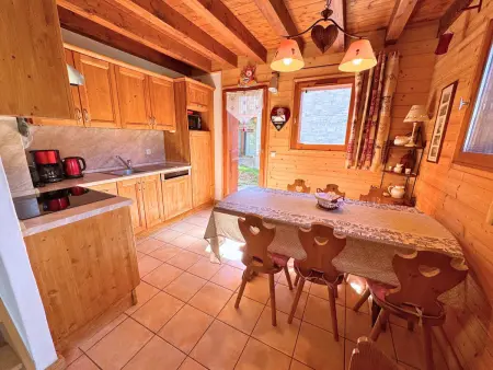 Chalet Julie : 6 pers., 3 ch., accès pistes à 280m : photo 2