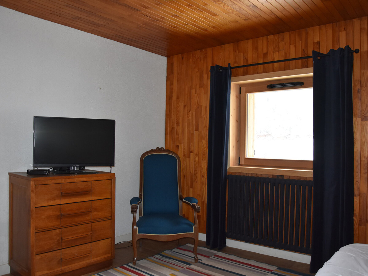 Chalet 6 pièces ensoleillé, poêle à bois, balcon sud - Photo 11